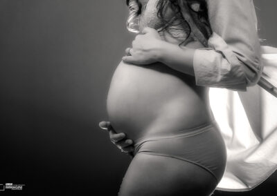 foto gravidanza Borgosesia servizi fotografici donne incinte maternità